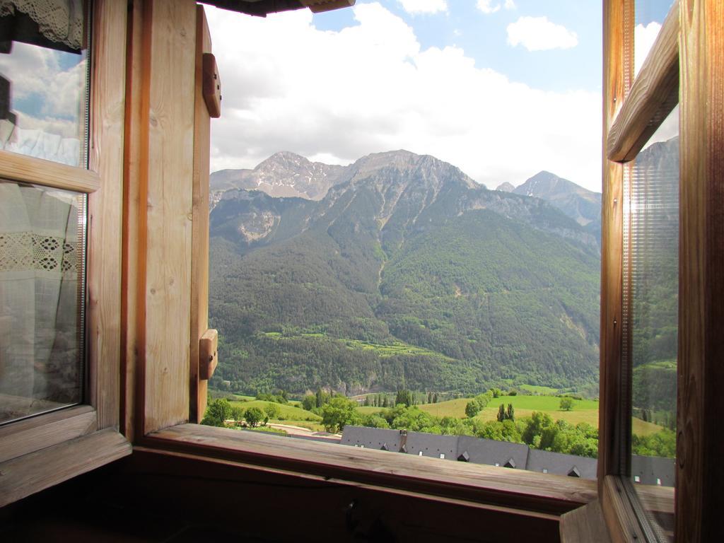 Casa Rural Fontamil Gistain Ruang foto